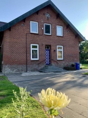 Charmante 2,5-Zimmer-Altbauwohnung, ruhig+grün, zentral in Nahe