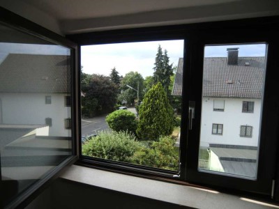 TOP! Schöne, helle 2-Zimmer Dachgeschosswohnung mit Wohnküche in Feldmoching in Seenähe