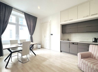 ENTZÜCKENDE WOHNUNG IN RUHIGER INNENHOFLAGE