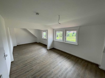 Vollständig renovierte 3,5-Zimmer-Wohnung mit Blick ins Grüne für Singles, Paare und kleine Familien