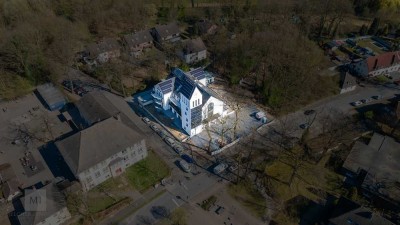 **Single Apartment** im EG einer alten Kirche mit Terrasse und Garten**Garage möglich**