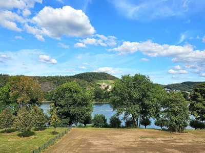 Luxuriöse Neubau-Penthouse-Wohnung mit beeindruckendem Rheinblick und zwei Pkw-Stellplätzen