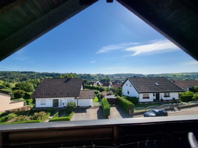 Große Dachgeschosswohnung, tolle Loggia mit Fernblick