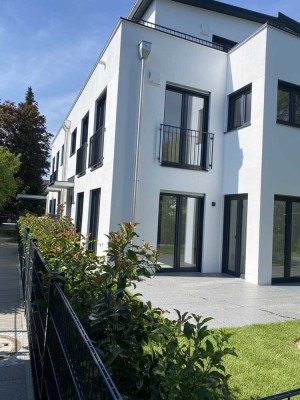 Stilvolles 5-Raum-Reihenendhaus mit gehobener Innenausstattung in München-Obermenzing Obermenzing