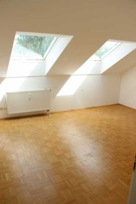 Großzügige 2-Zimmer-Dachgeschoß-Wohnung, Brunnthal-Faistenhaar