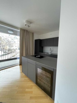 Moderne 2-Zimmer-Wohnung mit gehobener Ausstattung, mit Loggia und EBK in Stuttgart