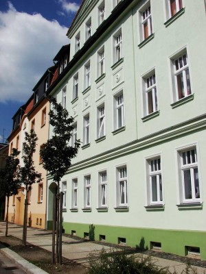 3-Raum, zentral gelegen mit Stellplatz u. neuem Bad