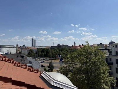 Wunderschöne, großzügige 2Raum-Maisonette-Wohnung mit Sonnenterrasse und Blick über Leipzig!