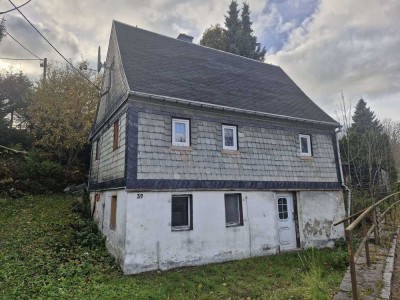 Kleines Einfamilienhaus zur individuellen Sanierung in Wiesa!