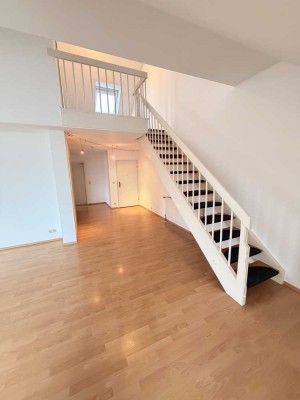 Helle 3-Zimmer Maisonette Wohnung mit Balkon im 2. OG in Gelnhausen
