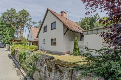 Wellnessoase mit Hallenbad & Spa – exklusives EFH mit großem Garten und voller Privatsphäre
