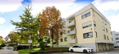 MITTEN IM GRÜNEN MIT BESTER INFRASTRUKTUR, ATTRAKTIVE 3-ZIMMER-WOHNUNG, BALKON, GARAGE