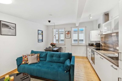 Komplett sanierte 2-Raum-Whg mit neuwertiger EBK. Anmietung auch möbliert möglich. Provisionsfrei.