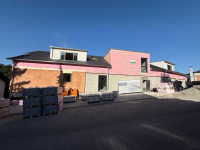Neubau / Erstbezug: 2,5-Zimmer-Wohnung mit gehobener Innenausstattung in Eisingen
