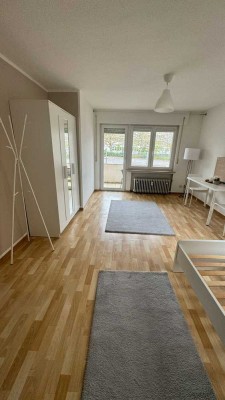 Schöne Erdgeschoss Wohnung mit Balkon+Garten+Einbauküche