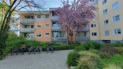 -- PULHEIM -- ruhige Lage, 3 Zimmer Whg. mit Balkon & PKW-Stellplatz --