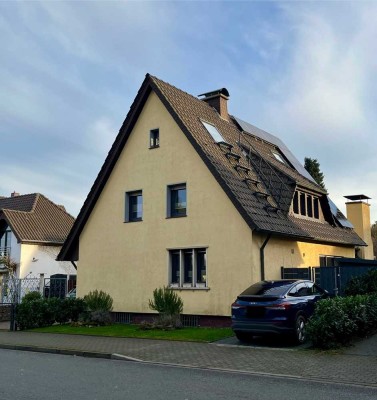 Exklusives freistehendes Einfamilienhaus mit großem Kaufgrundstück in beliebter Wohnlage