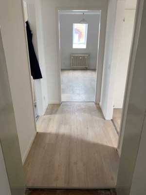 Exklusive, modernisierte 3-Zimmer-Wohnung mit geh. Innenausstattung mit Balkon in Untermeitingen