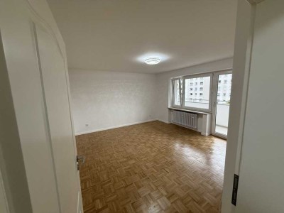 Helle, neu sanierte 3-Zimmer-Wohnung mit Balkon – Erstbezug nach Sanierung