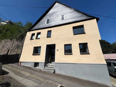 Top-Gelegenheit! Großzügiges, gepflegtes Einfamilienhaus in Gemünden/Hunsrück zu verkaufen.