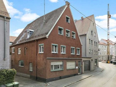 Innenstadt! Entkerntes Mehrfamilienhaus mit 5 Wohnungen und großer Dachterrasse!