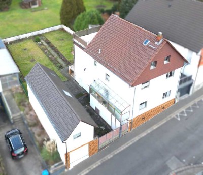 2-Familienhaus auf drei Etagen mit ausgebautem Dachgeschoss, Terrasse  und 2 Balkonen in gehobener H