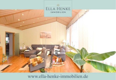 Große Villa mit 2 Wohnungen, 6 Garagen, traumhaftem Garten + Ferienbungalow.