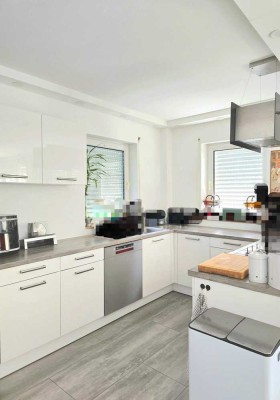 Preiswerte, modernisierte 4-Raum-Doppelhaushälfte in Weilrod