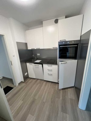 Single Wohnung mit eigenem Eingang und Balkon