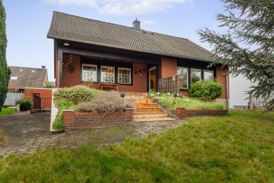 Freistehendes Einfamilienhaus mit großem Ausbaupotenzial im Dachgeschoss!