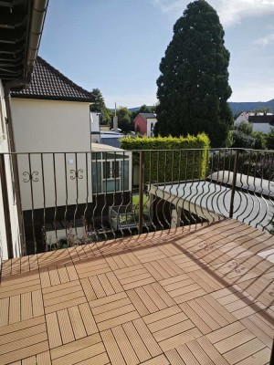 4 Zimmerwohnung hell 990€ kalt,100 m² renoviert,beheizter Wintergarten + Balkon