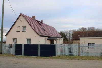 Einfamilienhaus mit Ausbaupotenzial im DG, Scheune, NG und weitläufiges Grundstück am Rand der Düben