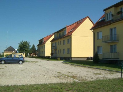 Schöne 2-Zimmer-Wohnung mit Balkon, Einbauküche, Erdgeschoss