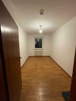 1-Zimmer in 3-er WG in Würzburg