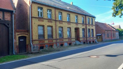 Großes Bauernhaus mit Nebengelass & Grundstück im Grünen