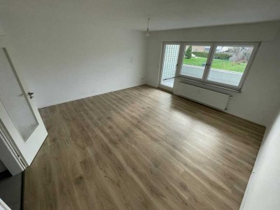 Renoviertes Appartement mit Balkon Einbauküche Bad