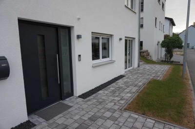 Zweitbezug: 2,5-Zimmer-Wohnung mit Terasse, Garten und EBK in Aalen
