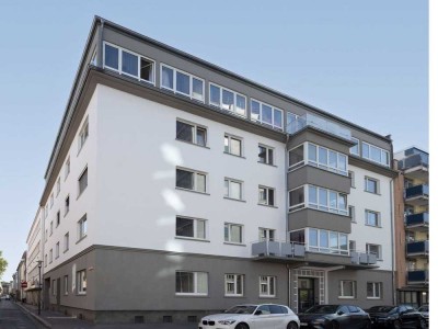 Große 8-Zimmerwohnung mit 2 Bädern und Balkon mitten in Mainz!