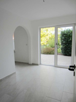 ..sehr schöne Maiss.-Wohnung mit eigenem Eingang und toller Südwest-Terrasse