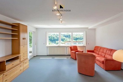 ***3-Zimmer-Wohnjuwel mit Balkon, Tiefgaragen- und Außenstellplatz, EBK und sonnigem Südhang!***