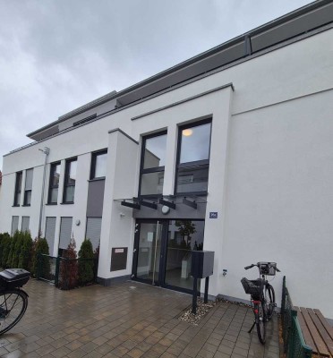 Schöne 2-Zimmer-OG-Wohnung mit großer Sonnenterrasse und EBK in Neuburg/Donau