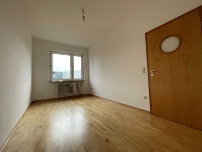 1-Zimmer-Altbauwohnung im Dachgeschoß Nähe Bochum Hbf