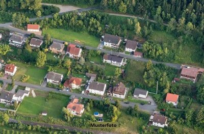 Einfamilien-Doppelhaushälfte nebst Garage