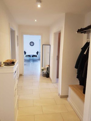 Helle 3,5-Zimmer-Wohnung mit 40qm-Balkon mit Stellplatz in Asperg