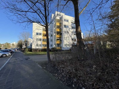 Modernisierte 1-Raum-Wohnung mit Einbauküche in Nürnberg