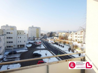 Schön aufgeteilte Wohnung mit Loggia