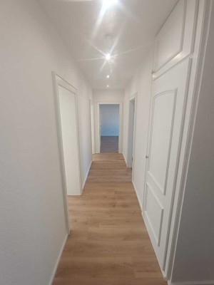 Neu Sanierte/ Renovierte 3-Zimmer-Wohnung mit Balkon in Obertshausen