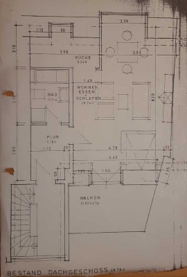 Attraktive 1-Zimmer-Dachgeschosswohnung mit Balkon und Einbauküche am Stadtplatz