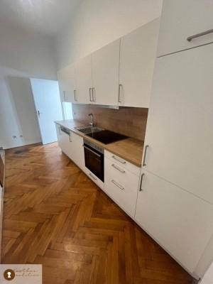 Besonders eindrucksvolle Zweieinhalbzimmerwohnung im Zentrum von Graz, im Bezirk Jakomini, zu vermieten! WG geeignet.