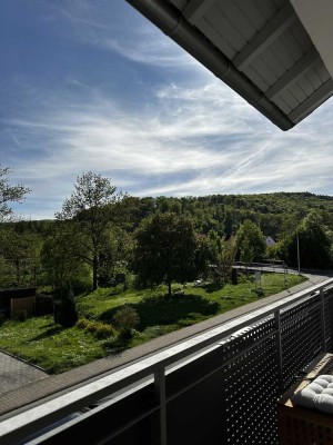 Schöne und gepflegte 3,5-Zimmer-Wohnung mit Balkon und EBK in Obernburg am Main